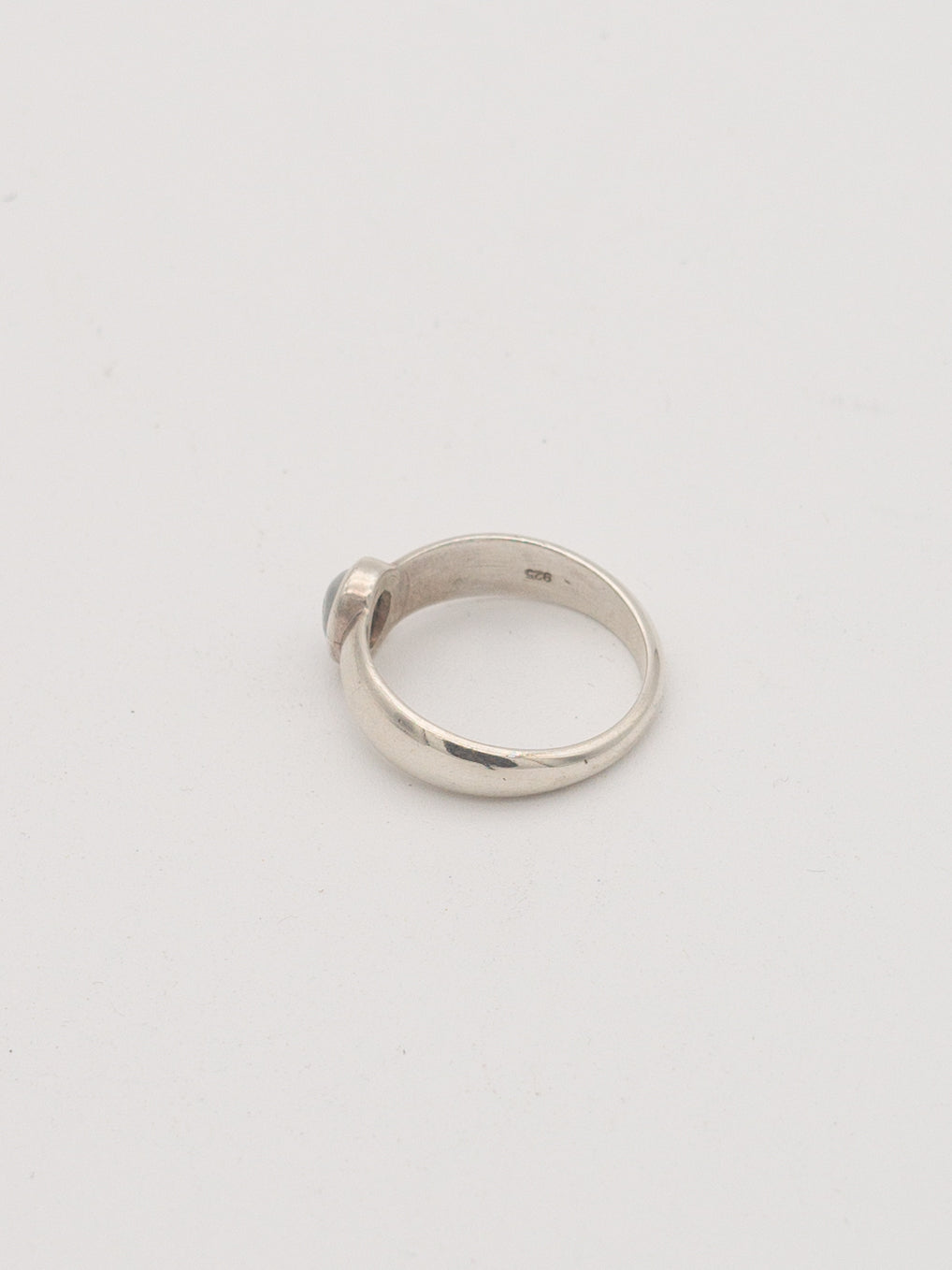 Silver moonstone ring